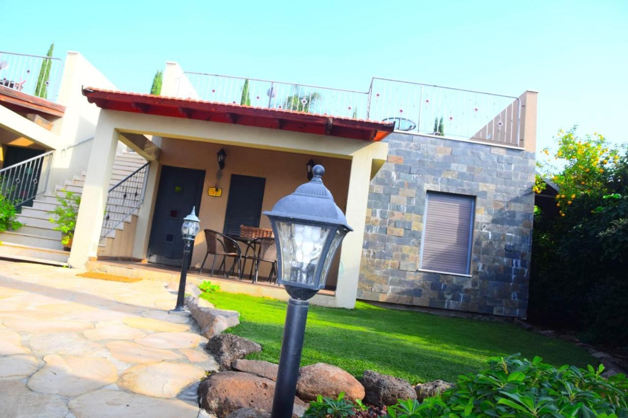 Tenebagolan Suites Zimmers Had Nes Exterior photo