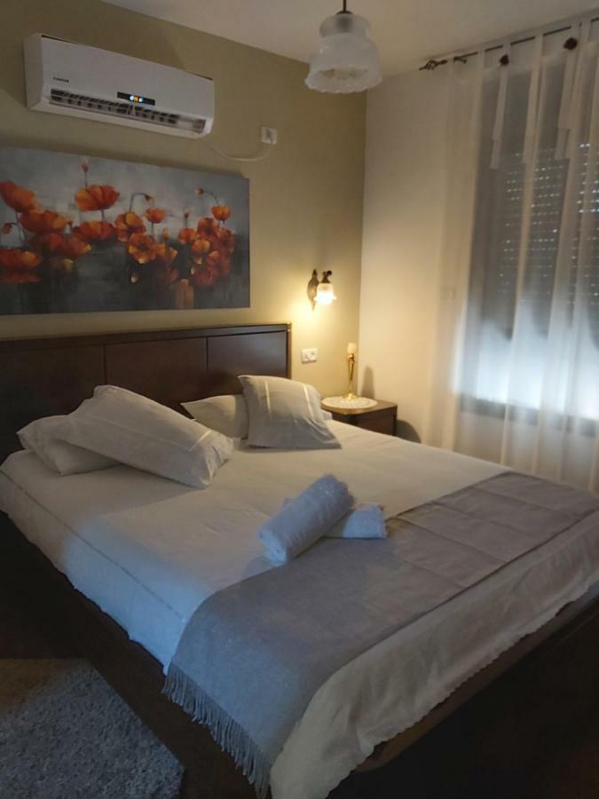 Tenebagolan Suites Zimmers Had Nes Exterior photo